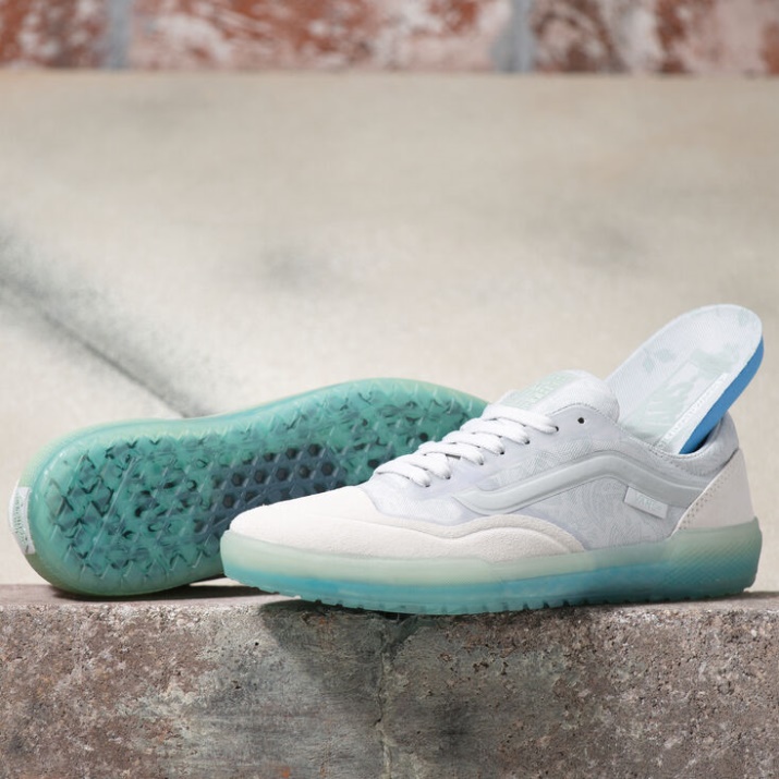 Beatrice Domond Ave Pro Beatrice Domond Furgonetas De Jade De Hueso